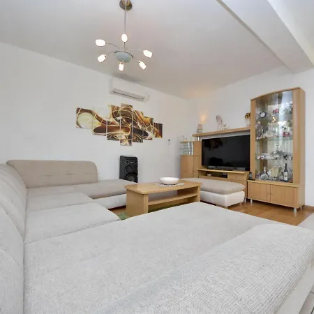 Bila By Interhome Задар