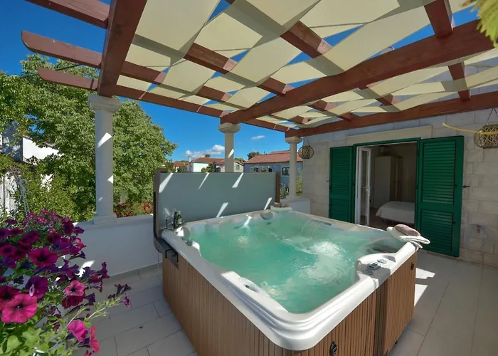 Holiday home Holiday Home Bila Vila By Interhome Zadar